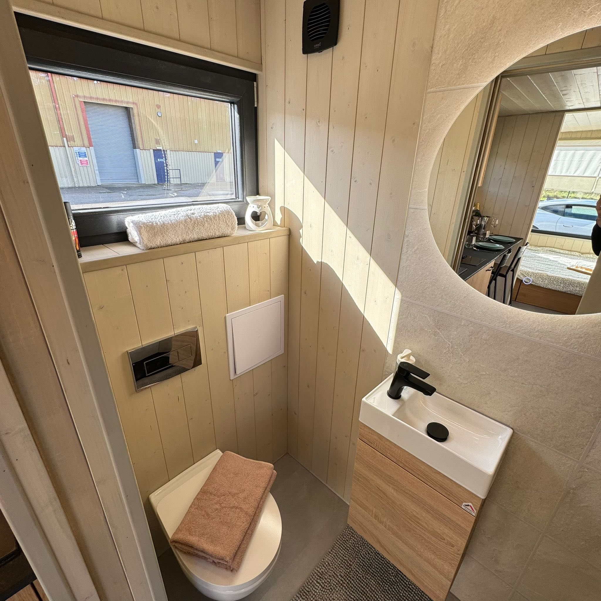 Luxury Glamping Pod Newcastle - Image 18