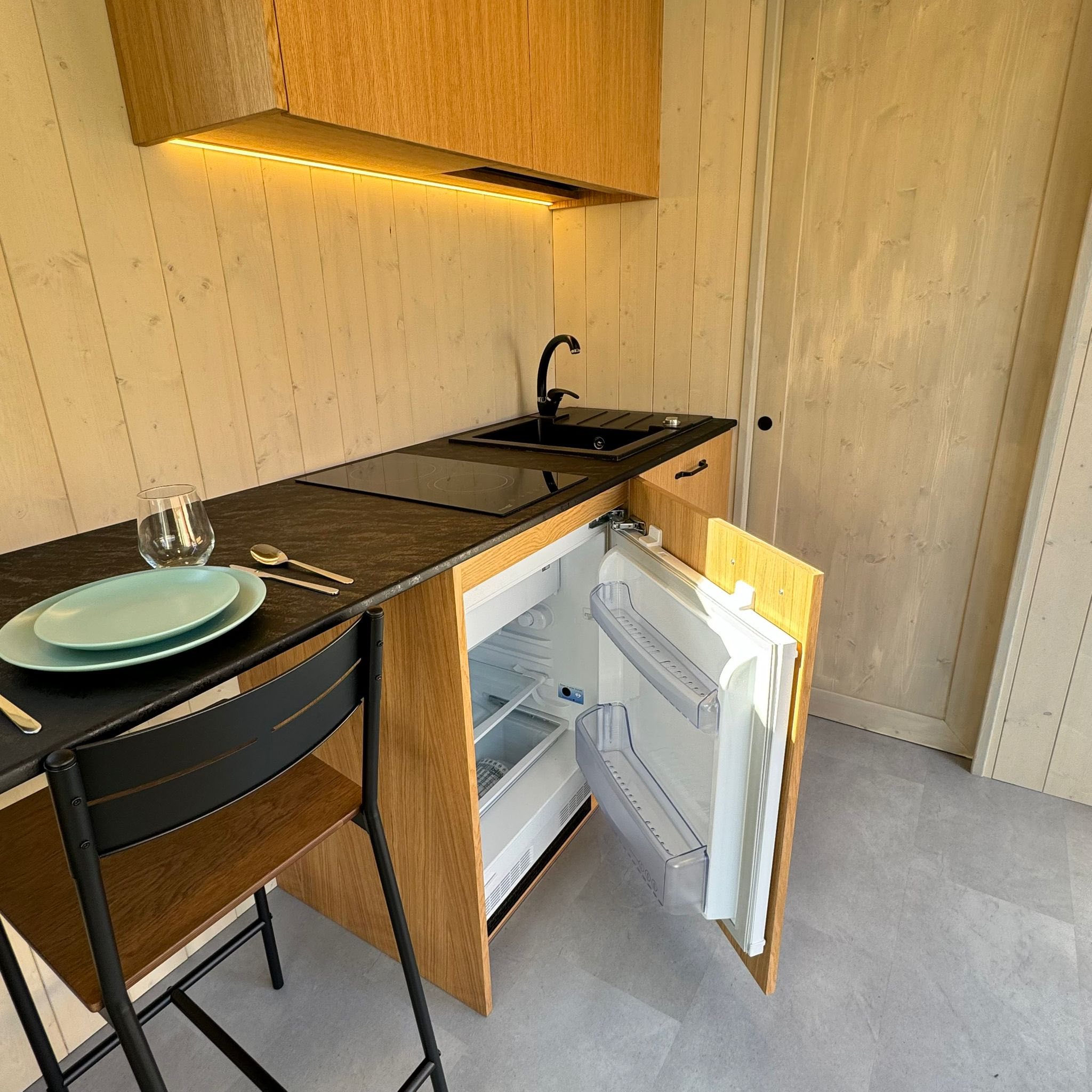 Luxury Glamping Pod Newcastle - Image 15