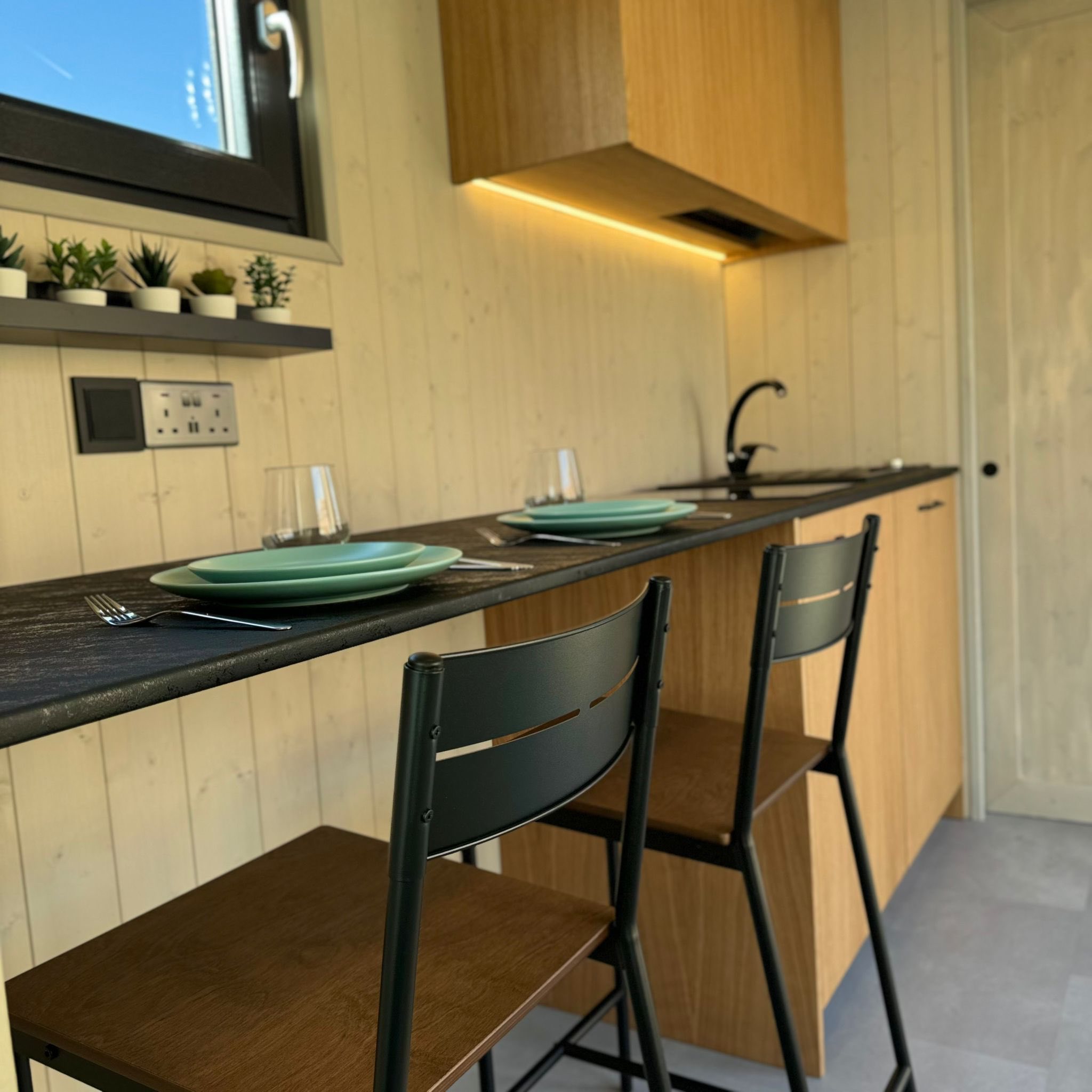 Luxury Glamping Pod Newcastle - Image 10