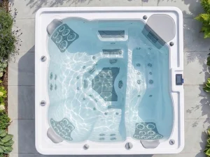 C-560-Lounger Hot Tub