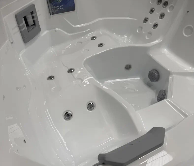 Equinox 570 Lite Hot Tub Sale from Sunbeach Spas – Now Just £4,999 with FREE Delivery & Installation!